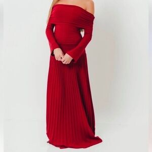 Elegant Off-Shoulder Red Pleated Maxi Dress Bump Friendly Maternity NWT